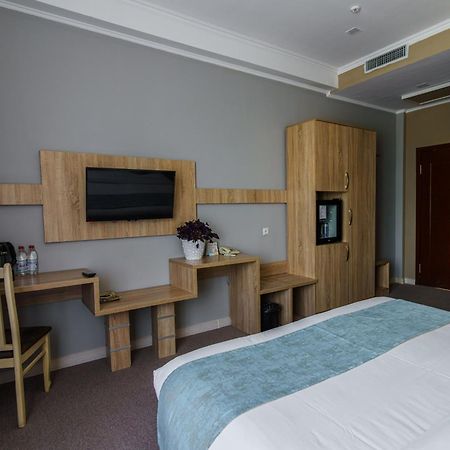 Park Hotel Al Bustan Çimkent Dış mekan fotoğraf
