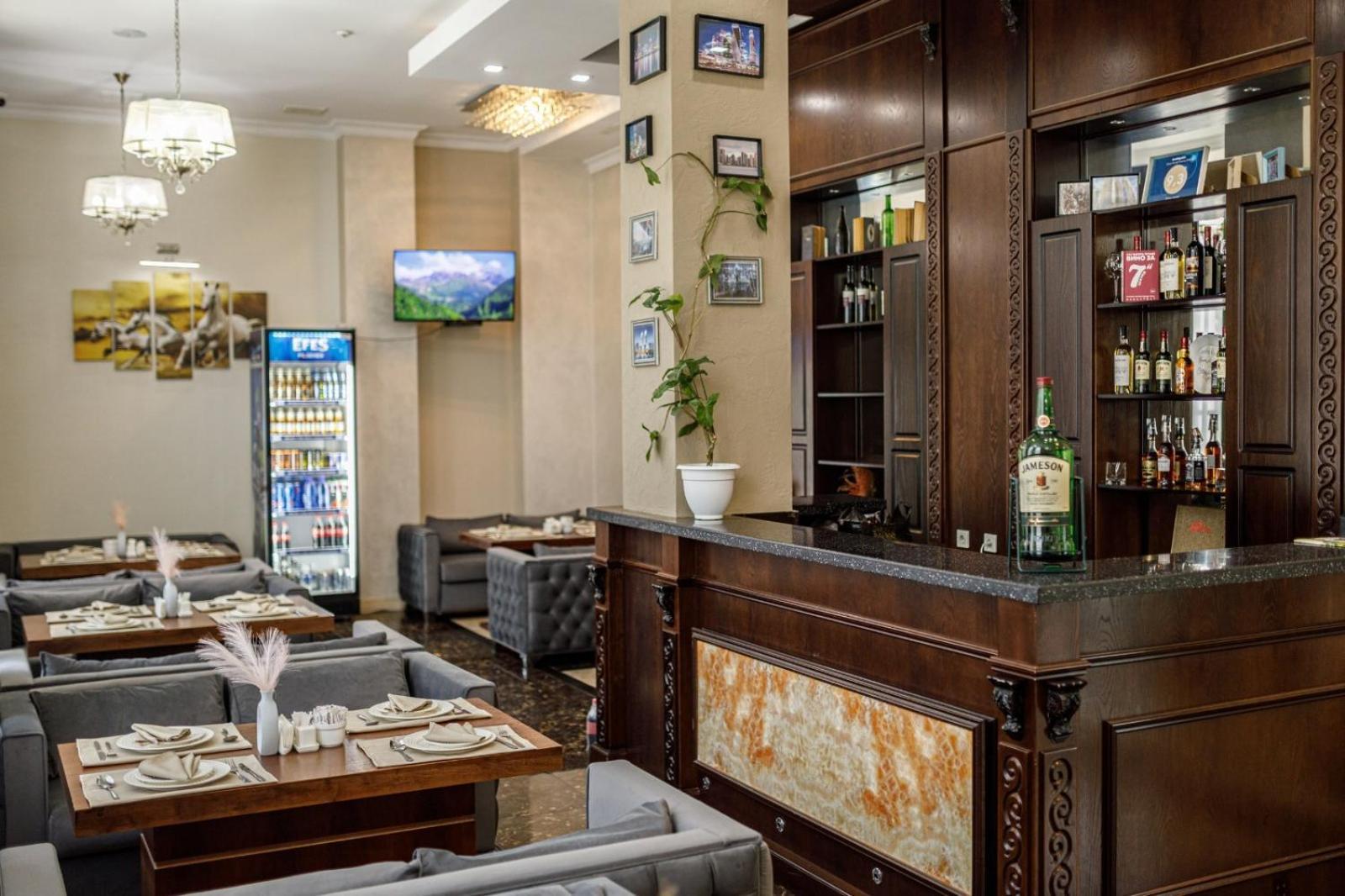 Park Hotel Al Bustan Çimkent Dış mekan fotoğraf