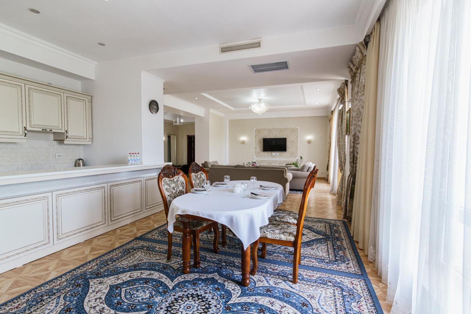 Park Hotel Al Bustan Çimkent Dış mekan fotoğraf