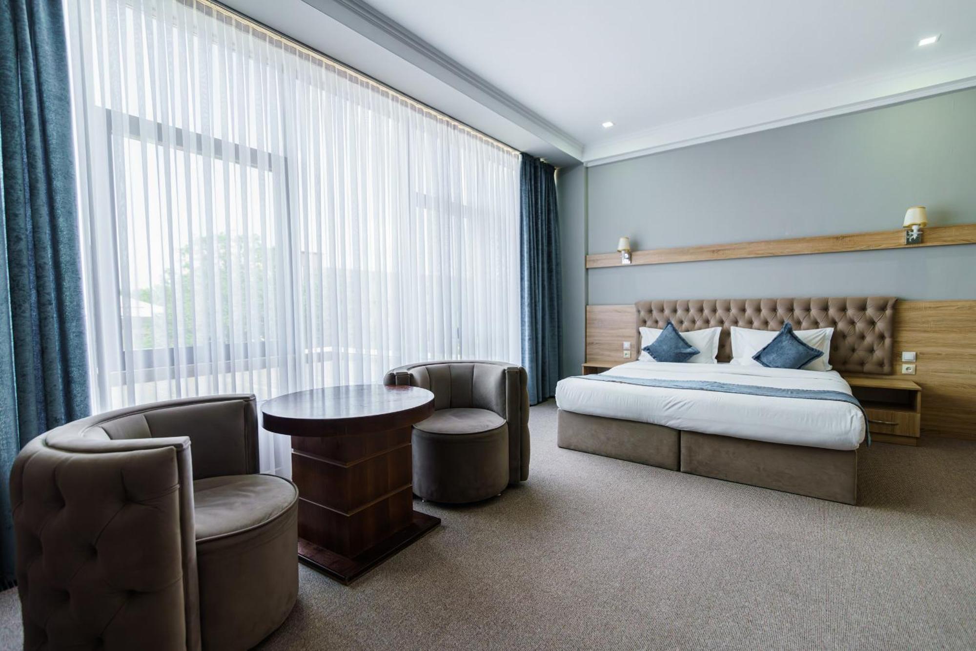 Park Hotel Al Bustan Çimkent Dış mekan fotoğraf