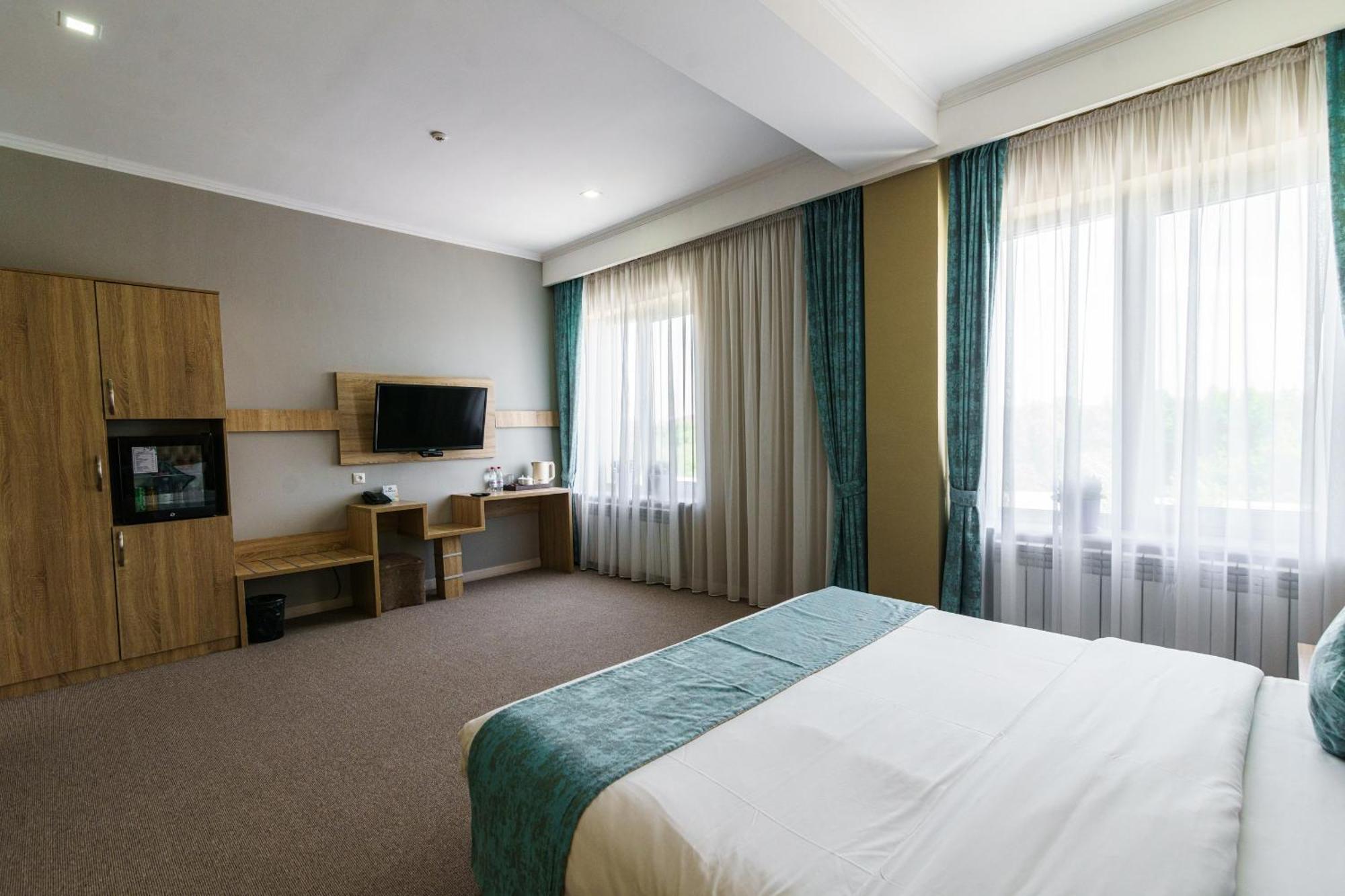 Park Hotel Al Bustan Çimkent Dış mekan fotoğraf