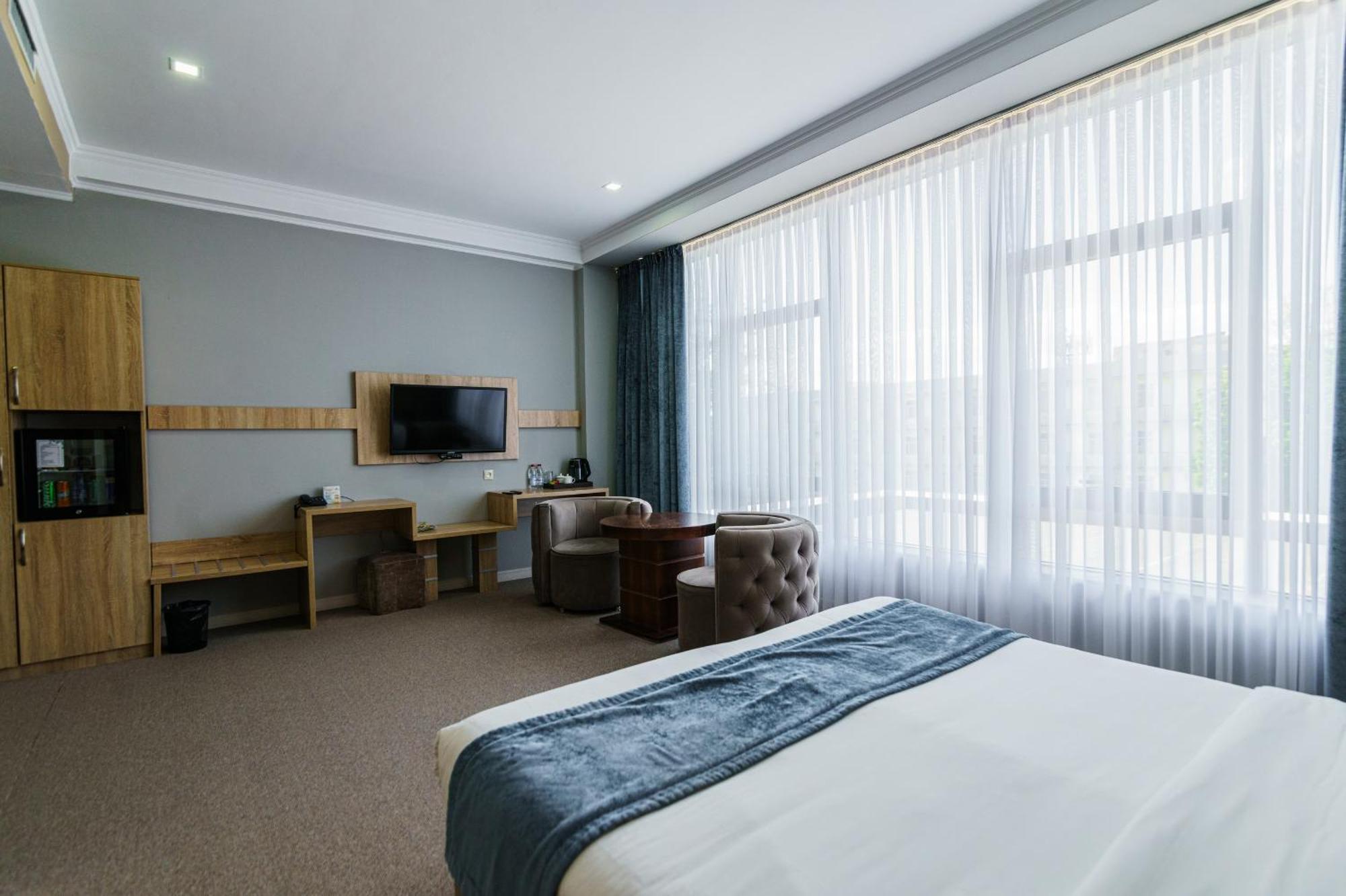 Park Hotel Al Bustan Çimkent Dış mekan fotoğraf
